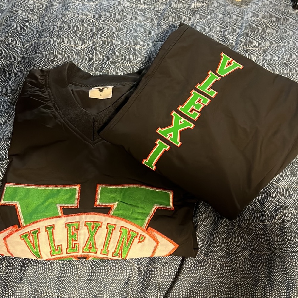 Vlexin set size Large NWT - Picture 7 of 7